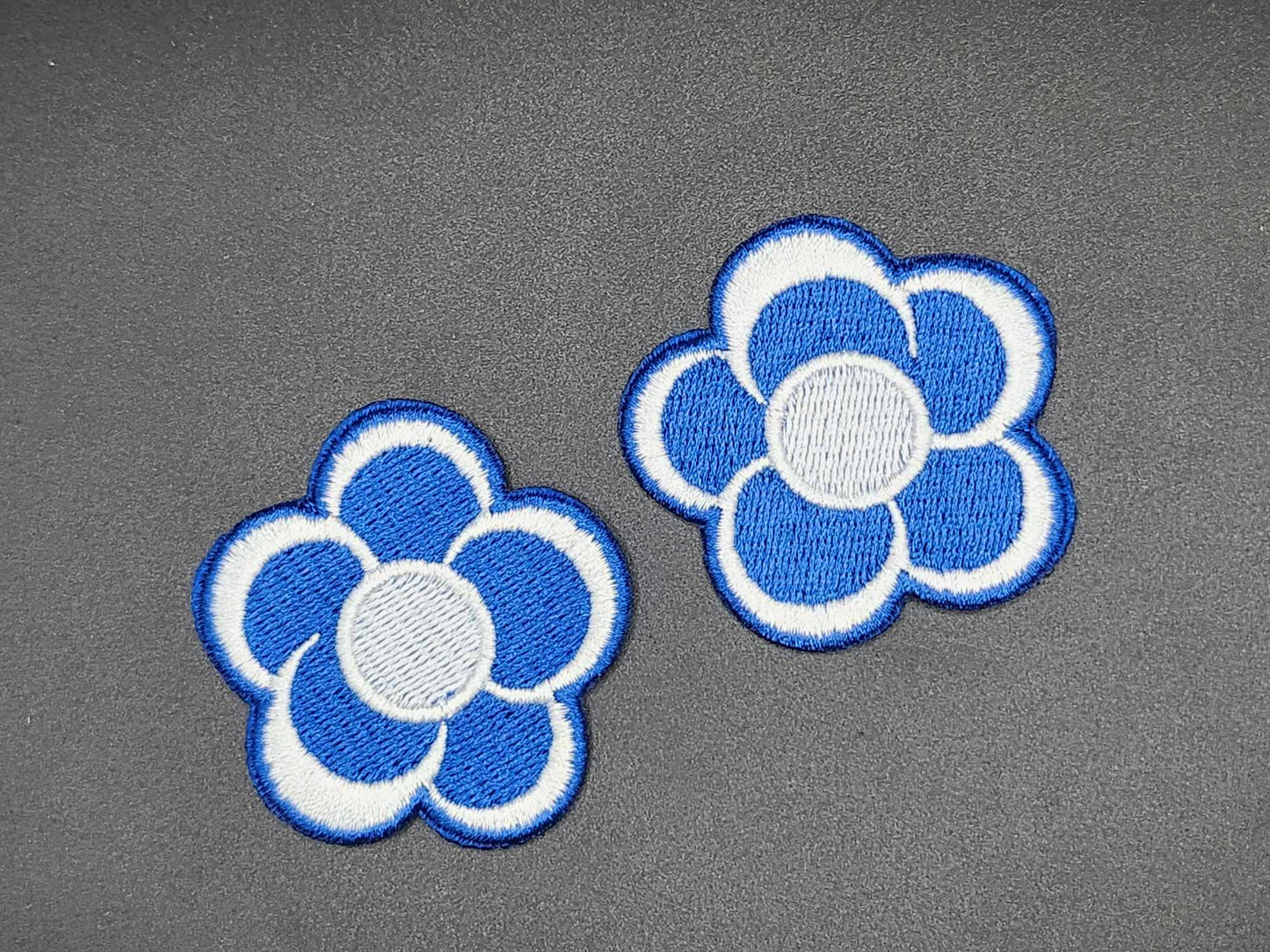 embleem bloempjes 2x