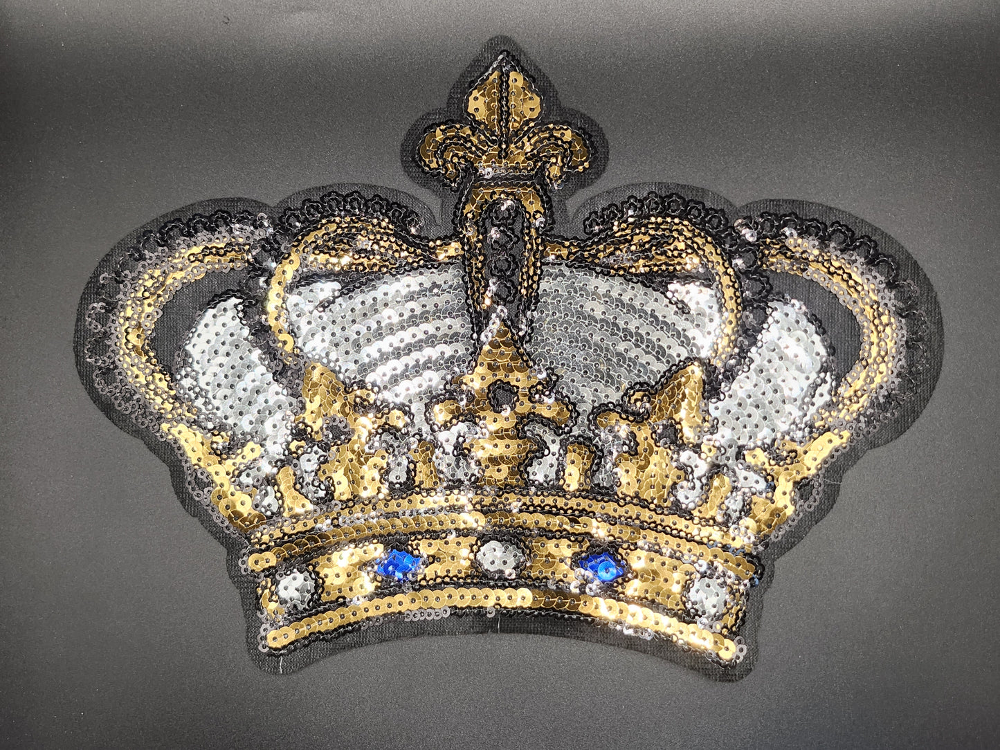 Embleem kroon met pailletten (groot)