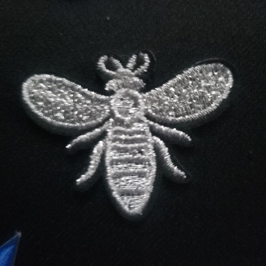 Embleem zilver wesp