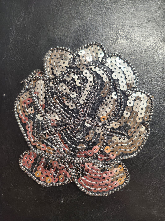 Embleem pailletten roos zilver