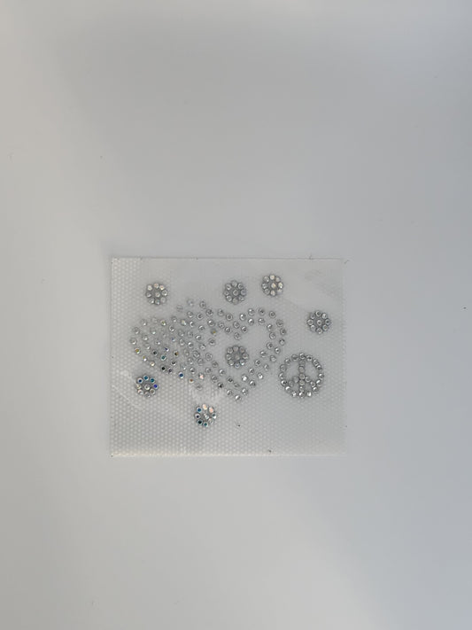 Strass embleem hartje met peace zilver